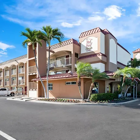 Red Roof Inn Plus+ & Suites Naples Downtown-5Th Ave S